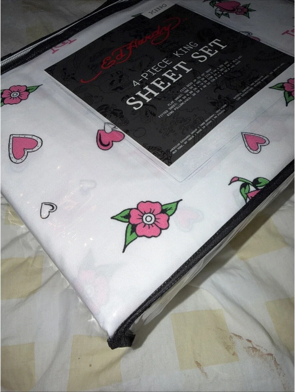 EXCLUSIVE!! ED HARDY Pink/white Hearts Flowers 4PC SHEET SET King